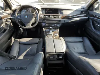 2014 BMW 5 Series 535d z VIN WBAXA5C53ED690940, wystawiony jako Copart lot #56227535 z przebiegiem 277 538 mil mil oraz Czysty tytuł • Clean title. Historia ofert i sprzedaży dostępna na DreamBid. Obrazek 8.