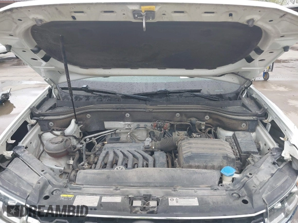 2019 Volkswagen Atlas SE z VIN 1V2WR2CA9KC593891, wystawiony jako IAAI lot #41947078 z przebiegiem 74 525 mil mil oraz . Historia ofert i sprzedaży dostępna na DreamBid. Obrazek 10.