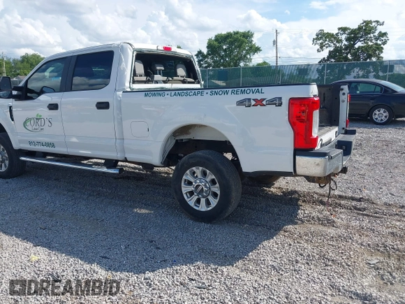 2017 Ford F-250 Lariat z VIN 1FT7W2B61HEC00975, wystawiony jako IAAI lot #42666032 z przebiegiem 72 664 mil mil oraz . Historia ofert i sprzedaży dostępna na DreamBid. Obrazek 3.