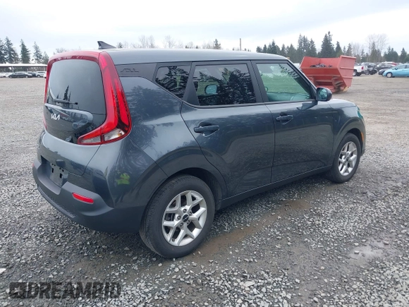2022 Kia Soul LX with VIN KNDJ23AU5N7834572, listed as a IAAI auction lot 41829793 with 32,437 mi miles. Bid and sale history available at carsss.com. Image 4.