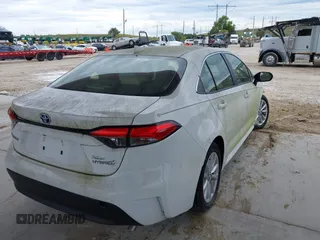 2023 Toyota Corolla Hybrid LE with VIN JTDBCMFE8P3012027, listed as a IAAI auction lot 41517460 with 4,424 mi miles. Bid and sale history available at carsss.com. Image 4.