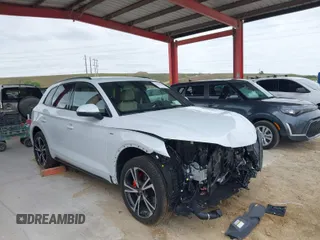 2025 Audi Q5 S line Premium Plus with VIN WA1EAAFY3S2013364, listed as a IAAI auction lot 41813601 with 1,450 mi miles. Bid and sale history available at carsss.com. Image 1.