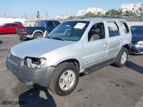 2002 Ford Escape XLT Choice with VIN 1FMYU03112KC92109, listed as a IAAI auction lot 41382961 with 105,145 mi miles. Bid and sale history available at carsss.com. Image 6.
