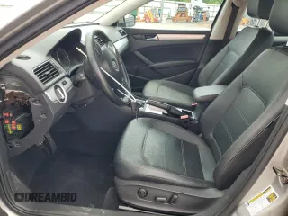 2012 Volkswagen Passat SE с VIN 1VWBH7A31CC107383, выставлен на аукционе Copart как лот 54706945 с пробегом 82 227 миль миль и Списание • Salvage title. История ставок и продаж доступна на DreamBid. Изображение 7.