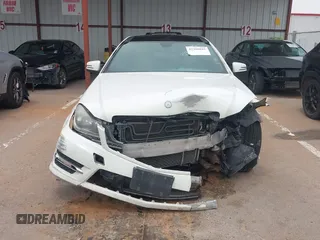 2012 Mercedes-Benz C 250 с VIN WDDGJ4HB0CF848914, выставлен на аукционе IAAI как лот 42360885 с пробегом 171 456 миль миль и . История ставок и продаж доступна на DreamBid. Изображение 13.