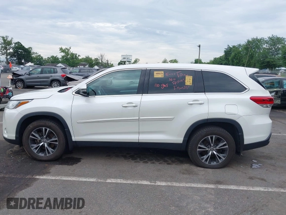 2019 Toyota Highlander LE with VIN 5TDBZRFH5KS929567, listed as a IAAI auction lot 42603356 with 40,368 mi miles and . Bid and sale history available at DreamBid. Image 14.