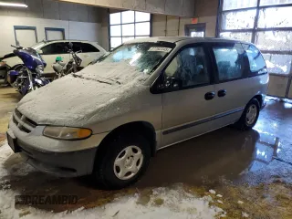 2000 Dodge Caravan with VIN 2B4FP25B5YR874516, listed as a Copart auction lot 44618055 with 139,392 mi miles and Salvage Title. Bid and sale history available at carsss.com. Image 1.