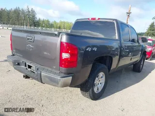 2010 Chevrolet Silverado 1500 LT with VIN 3GCRKSEA5AG160144, listed as a IAAI auction lot 42025281 with 259,084 mi miles. Bid and sale history available at carsss.com. Image 4.