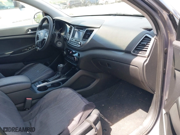 2016 Hyundai Tucson SE with VIN KM8J23A44GU119203, listed as a IAAI auction lot 42104002 with 139,797 mi miles. Bid and sale history available at carsss.com. Image 5.
