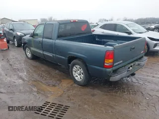2006 GMC New Sierra 1500 SL with VIN 1GTEC19V96Z218895, listed as a IAAI auction lot 41493566 with 122,107 mi miles. Bid and sale history available at carsss.com. Image 3.