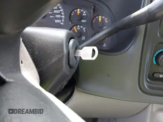 2005 Chevrolet Tahoe LT z VIN 1GNEK13T25R261555, wystawiony jako IAAI lot #42060225 z przebiegiem 151 190 mil mil oraz . Historia ofert i sprzedaży dostępna na DreamBid. Obrazek 11.