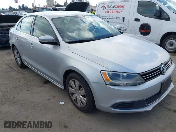 2013 Volkswagen Jetta Sedan SE with VIN 3VWDP7AJ9DM218211, listed as a IAAI auction lot 41493793 with 211,789 mi miles. Bid and sale history available at carsss.com. Image 1.