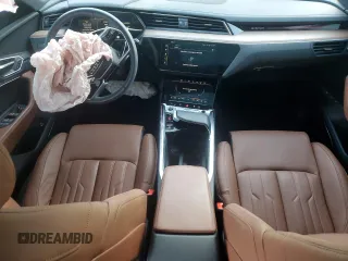 2024 Audi Q8 e-tron z VIN WA16AAGE0RB028245, wystawiony jako Copart lot #76139614 z przebiegiem 15 330 mil mil oraz Szkody całkowita. Historia ofert i sprzedaży dostępna na DreamBid. Obrazek 8.
