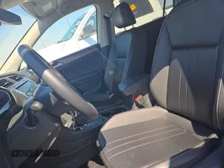 2024 Volkswagen Tiguan SE с VIN 3VV3B7AX4RM085495, выставлен на аукционе IAAI как лот 42796456 с пробегом 34 680 миль миль и . История ставок и продаж доступна на DreamBid. Изображение 24.