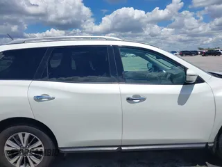 2017 Nissan Pathfinder SL with VIN 5N1DR2MM9HC622361, listed as a IAAI auction lot 42238045 with 111,607 mi miles and . Bid and sale history available at DreamBid. Image 14.