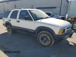 1996 Chevrolet Blazer z VIN 1GNCS13W2T2160393, wystawiony jako Copart lot #70889204 z przebiegiem 118 286 mil mil oraz Czysty tytuł • Clean title. Historia ofert i sprzedaży dostępna na DreamBid. Obrazek 4.