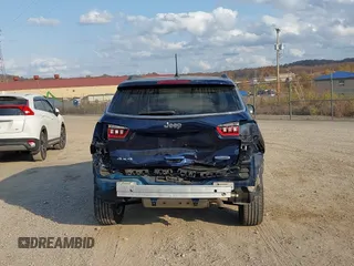2019 Jeep Compass Latitude with VIN 3C4NJDBB0KT818133, listed as a IAAI auction lot 40736830 with 37,714 mi miles. Bid and sale history available at carsss.com. Image 6.