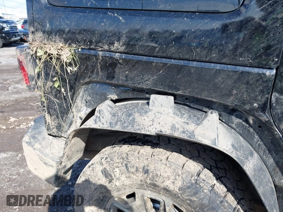 2018 Jeep Wrangler Unlimited Rubicon Recon with VIN 1C4HJWFG1JL915740, listed as a IAAI auction lot 41965305 with 73,035 mi miles and . Bid and sale history available at DreamBid. Image 17.