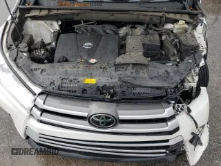 2018 Toyota Highlander SE z VIN 5TDKZRFH2JS265873, wystawiony jako Copart lot #56623075 z przebiegiem 202 427 mil mil oraz Szkoda całkowita • Salvage title. Historia ofert i sprzedaży dostępna na DreamBid. Obrazek 12.