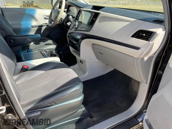 2014 Toyota Sienna SE with VIN 5TDXK3DC3ES441544, listed as a Copart auction lot 50452775 with 230,704 mi miles and Clean Title. Bid and sale history available at DreamBid. Image 5.