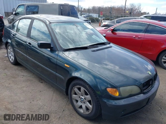 2004 BMW 3 Series 325i with VIN WBAET37424NJ96343, listed as a IAAI auction lot 41721056 with 186,848 mi miles. Bid and sale history available at carsss.com. Image 1.