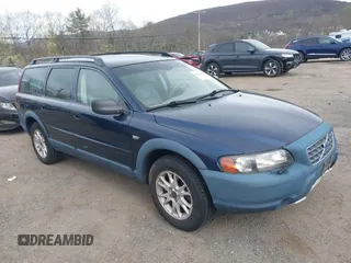 2004 Volvo V70 XC Cross Country with VIN YV1SZ59H541140690, listed as a IAAI auction lot 42060998 with 133,154 mi miles and . Bid and sale history available at DreamBid. Image 1.