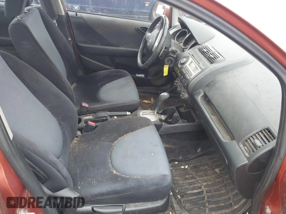 2007 Honda Fit Sport with VIN JHMGD38607S068566, listed as a IAAI auction lot 41952423 with 271,140 mi miles. Bid and sale history available at carsss.com. Image 5.