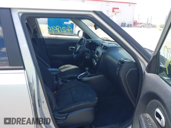 2014 Kia Soul with VIN KNDJN2A27E7701568, listed as a IAAI auction lot 42189948 with 162,585 mi miles. Bid and sale history available at carsss.com. Image 5.