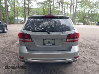 2020 Dodge Journey Crossroad z VIN 3C4PDCGB4LT201564, wystawiony jako IAAI lot #42105007 z przebiegiem 115 411 mil mil oraz . Historia ofert i sprzedaży dostępna na DreamBid. Obrazek 16.