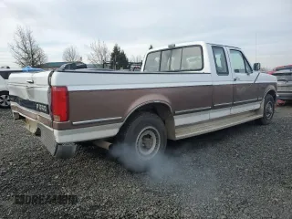 1993 Ford F-250 with VIN 1FTHX25M9PKB72693, listed as a Copart auction lot 43287175 with 109,292 mi miles and Salvage Title. Bid and sale history available at carsss.com. Image 3.