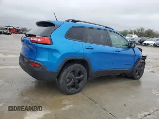 2018 Jeep Cherokee Latitude with VIN 1C4PJMCB6JD575634, listed as a Copart auction lot 51828305 with 58,590 mi miles and Salvage title. Bid and sale history available at DreamBid. Image 3.