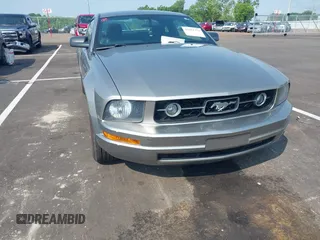 2008 Ford Mustang Deluxe with VIN 1ZVHT80N485102045, listed as a IAAI auction lot 42412374 with 153,632 mi miles and . Bid and sale history available at DreamBid. Image 6.