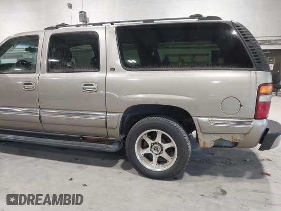 2001 GMC Yukon XL SLE with VIN 1GKFK16T11J220078, listed as a IAAI auction lot 41814254 with 221,210 mi miles. Bid and sale history available at carsss.com. Image 6.