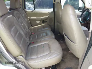 2002 Ford Explorer XLT с VIN 1FMZU63E52ZB20375, выставлен на аукционе IAAI как лот 42208470 с пробегом 258 251 миль миль и . История ставок и продаж доступна на DreamBid. Изображение 8.