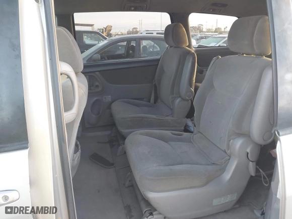 2004 Toyota Sienna LE with VIN 5TDBA23C54S026300, listed as a IAAI auction lot 41935386 with 293,674 mi miles. Bid and sale history available at carsss.com. Image 8.