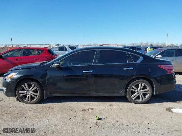 2013 Nissan Altima 3.5 SL with VIN 1N4BL3AP0DN465874, listed as a IAAI auction lot 41198257 with 183,265 mi miles. Bid and sale history available at carsss.com. Image 14.