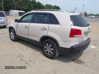 2011 Kia Sorento LX with VIN 5XYKT3A18BG125401, listed as a IAAI auction lot 42123824 with 284,660 mi miles. Bid and sale history available at carsss.com. Image 3.