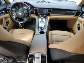 2016 Porsche Panamera 4 z VIN WP0AA2A77GL002362, wystawiony jako Copart lot #46124245 z przebiegiem 71 303 mil mil oraz Szkody całkowita. Historia ofert i sprzedaży dostępna na DreamBid. Obrazek 8.