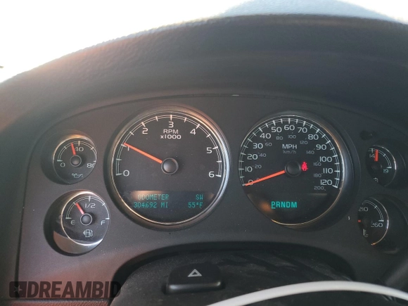 2010 Chevrolet Avalanche LT with VIN 3GNNCFE07AG243365, listed as a Copart auction lot 82130204 with 304,692 mi miles and Salvage Title. Bid and sale history available at carsss.com. Image 9.