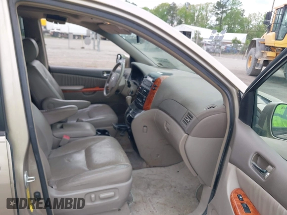 2006 Toyota Sienna XLE with VIN 5TDZA22C46S537838, listed as a IAAI auction lot 42092225 with 274,260 mi miles. Bid and sale history available at carsss.com. Image 5.