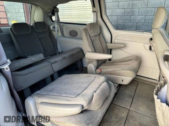 2005 Chrysler Town & Country LX with VIN 2C8GP44R15R541631, listed as a Copart auction lot 84458154 with 149,439 mi miles and Clean Title. Bid and sale history available at carsss.com. Image 6.