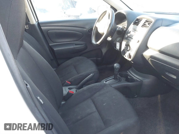 2016 Nissan Versa SV with VIN 3N1CN7AP9GL826414, listed as a IAAI auction lot 41240500 with 94,988 mi miles. Bid and sale history available at carsss.com. Image 5.