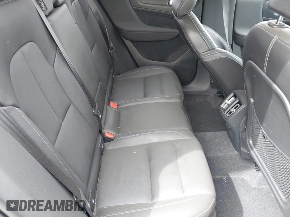 2021 Volvo XC40 Momentum with VIN YV4162UK3M2473571, listed as a IAAI auction lot 41718239 with 60,324 mi miles. Bid and sale history available at carsss.com. Image 8.