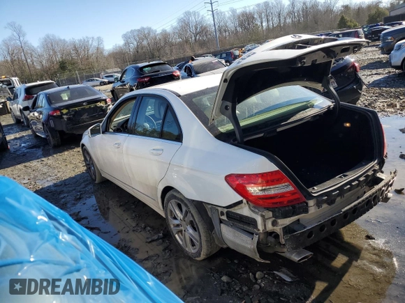 2013 Mercedes-Benz C 300 Sport с VIN WDDGF8AB0DR289190, выставлен на аукционе Copart как лот 43130315 с пробегом 167 032 миль миль и Списание • Salvage title. История ставок и продаж доступна на DreamBid. Изображение 2.