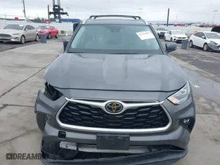 2020 Toyota Highlander XLE with VIN 5TDHZRAH5LS004127, listed as a IAAI auction lot 41763819 with 53,228 mi miles. Bid and sale history available at carsss.com. Image 12.