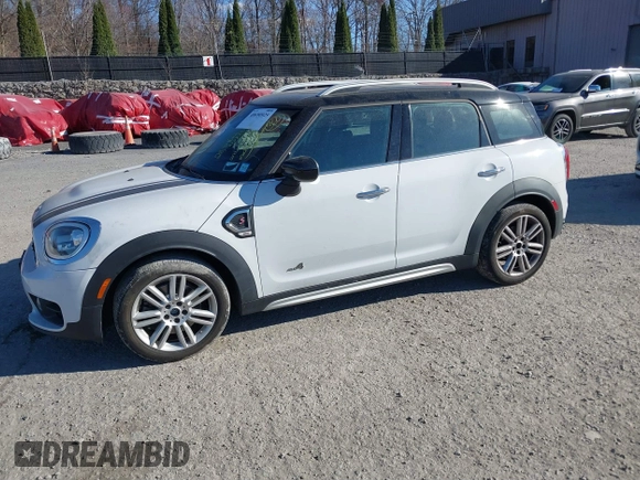 2020 MINI Countryman Cooper S with VIN WMZYX1C05L3L45883, listed as a IAAI auction lot 40690925 with 28,846 mi miles and . Bid and sale history available at DreamBid. Image 18.