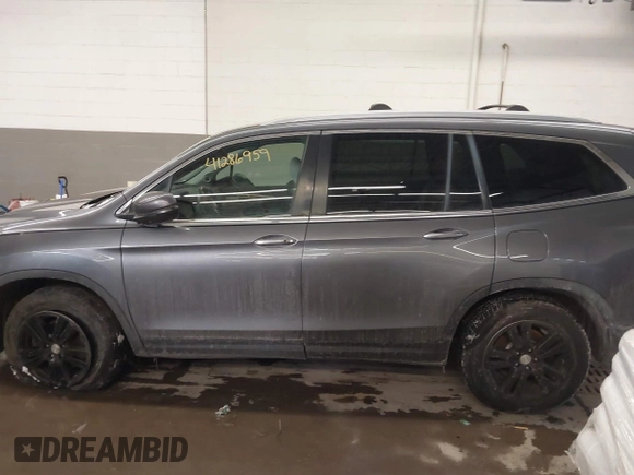 2016 Honda Pilot EX-L with VIN 5FNYF6H75GB104064, listed as a IAAI auction lot 41286959 with 106,263 mi miles. Bid and sale history available at carsss.com. Image 15.