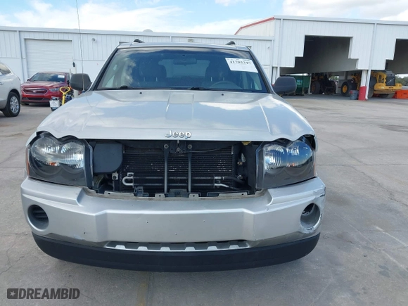 2007 Jeep Grand Cherokee Laredo with VIN 1J8GS48K17C507013, listed as a IAAI auction lot 41702347 with 178,119 mi miles. Bid and sale history available at carsss.com. Image 12.