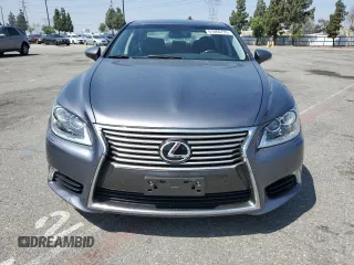 2016 Lexus LS 460 with VIN JTHBL5EF7G5140276, listed as a Copart auction lot 61060735 with 29,768 mi miles and Salvage title. Bid and sale history available at DreamBid. Image 5.