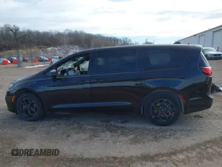 2022 Chrysler Pacifica Hybrid Limited with VIN 2C4RC1S76NR147838, listed as a IAAI auction lot 41436191 with 44,279 mi miles and . Bid and sale history available at DreamBid. Image 14.